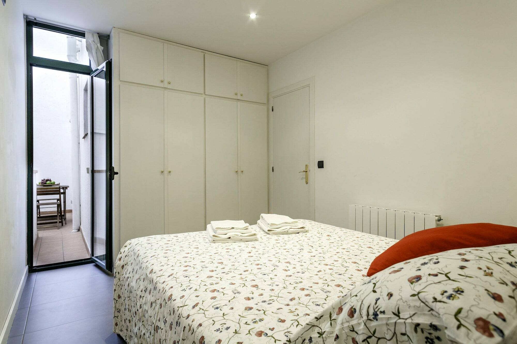 Barcelona Comtal Apartments Экстерьер фото